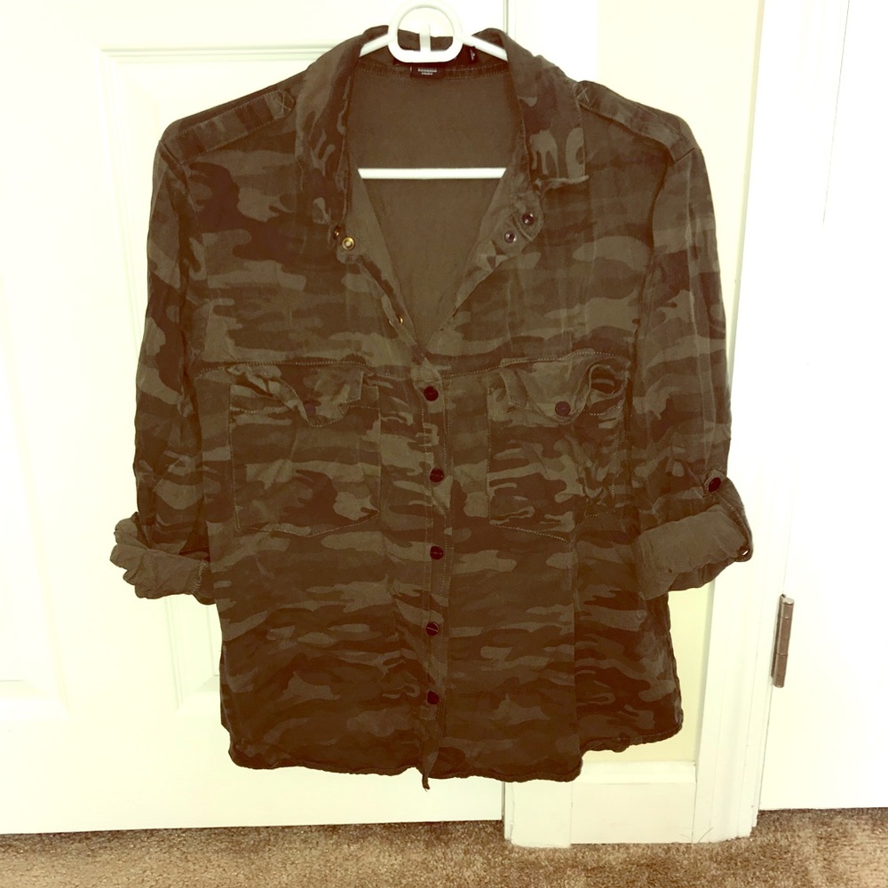 Sanctuary Camo girlfriend top